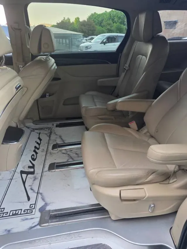 2022 Buick GL8 2.0T 237HP L4 9AT,autocango,china used car exporter,china ev exporter,chinese used car exporter,chinese used ev exporter