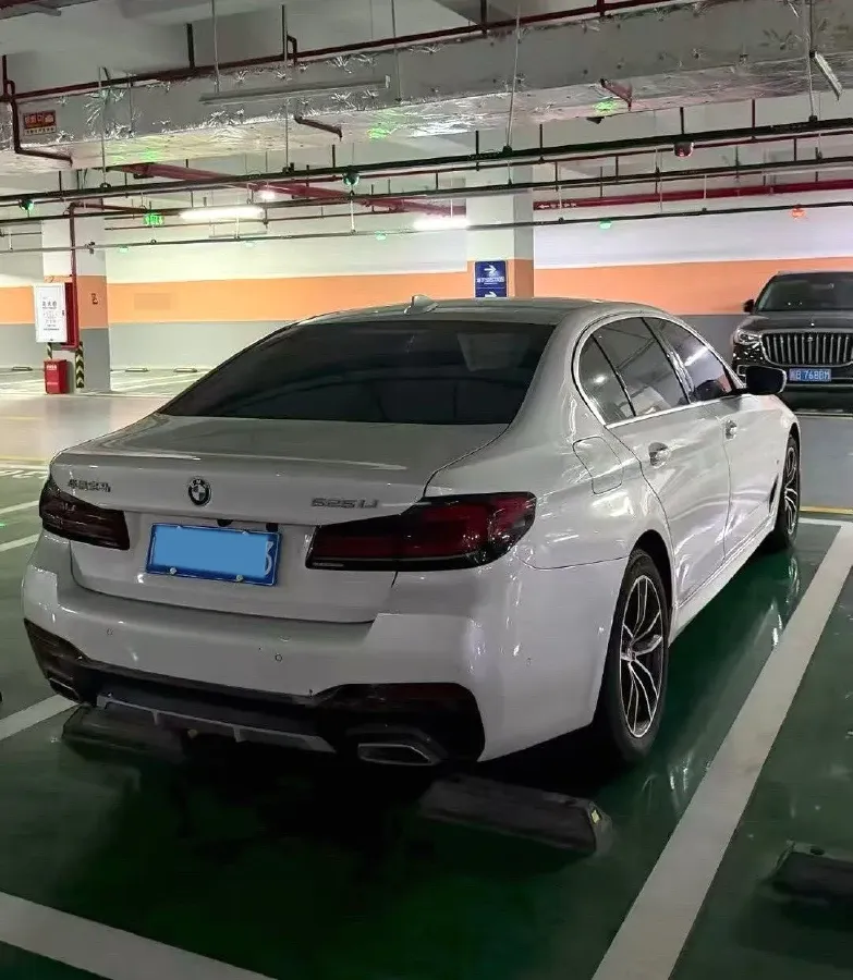 2021 BMW 5 Series 2.0T 184HP L4 8AT,autocango,china used car exporter,china ev exporter,chinese used car exporter,chinese used ev exporter