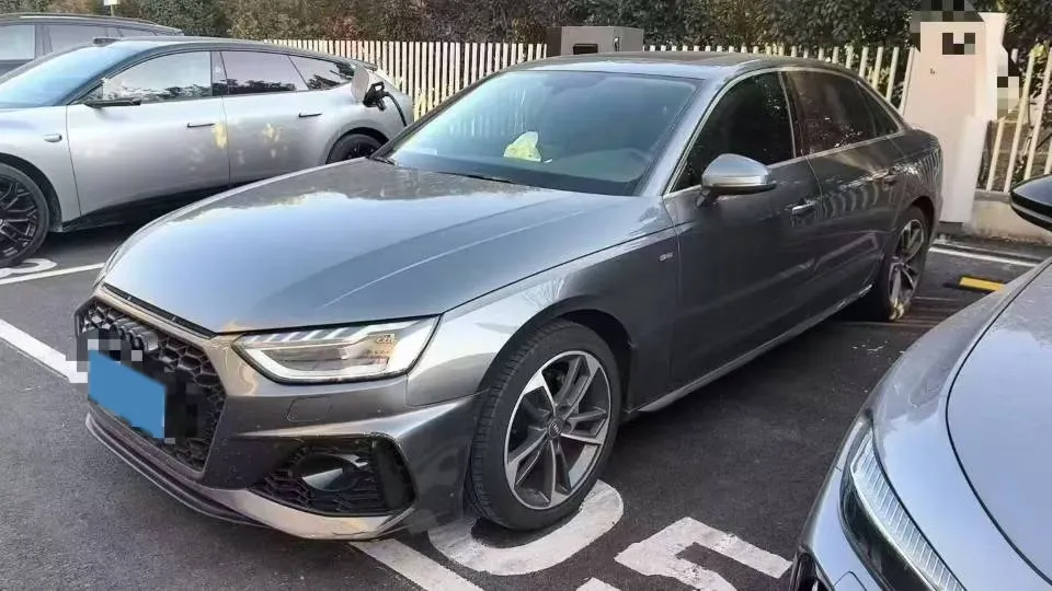 2020 Audi A4L 2.0T 190HP L4 7DCT,autocango,china used car exporter,china ev exporter,chinese used car exporter,chinese used ev exporter