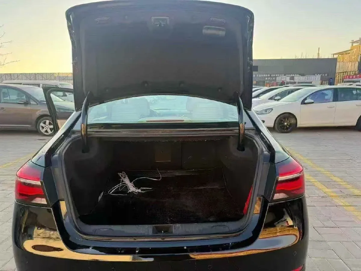 2017 Roewe 950 2.0T 220HP L4 6DCT,autocango,china used car exporter,china ev exporter,chinese used car exporter,chinese used ev exporter