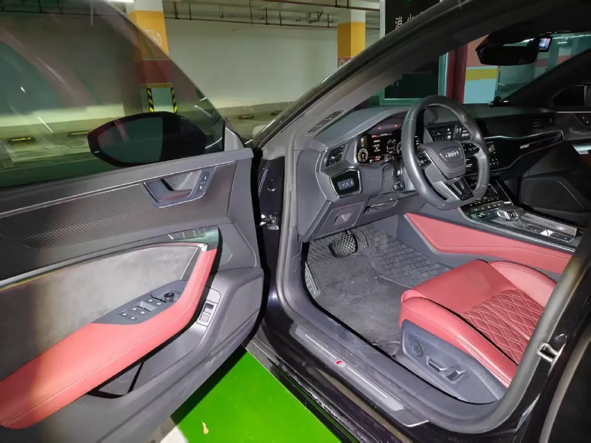 2024 Audi A7L 2.0T 245HP L4 7DCT,autocango,china used car exporter,china ev exporter,chinese used car exporter,chinese used ev exporter