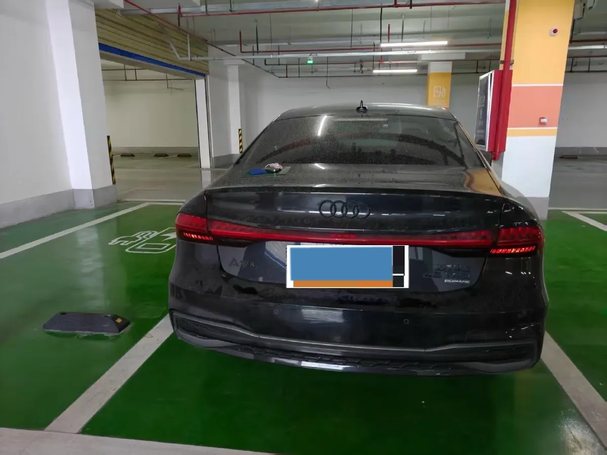 2024 Audi A7L 2.0T 245HP L4 7DCT,autocango,china used car exporter,china ev exporter,chinese used car exporter,chinese used ev exporter