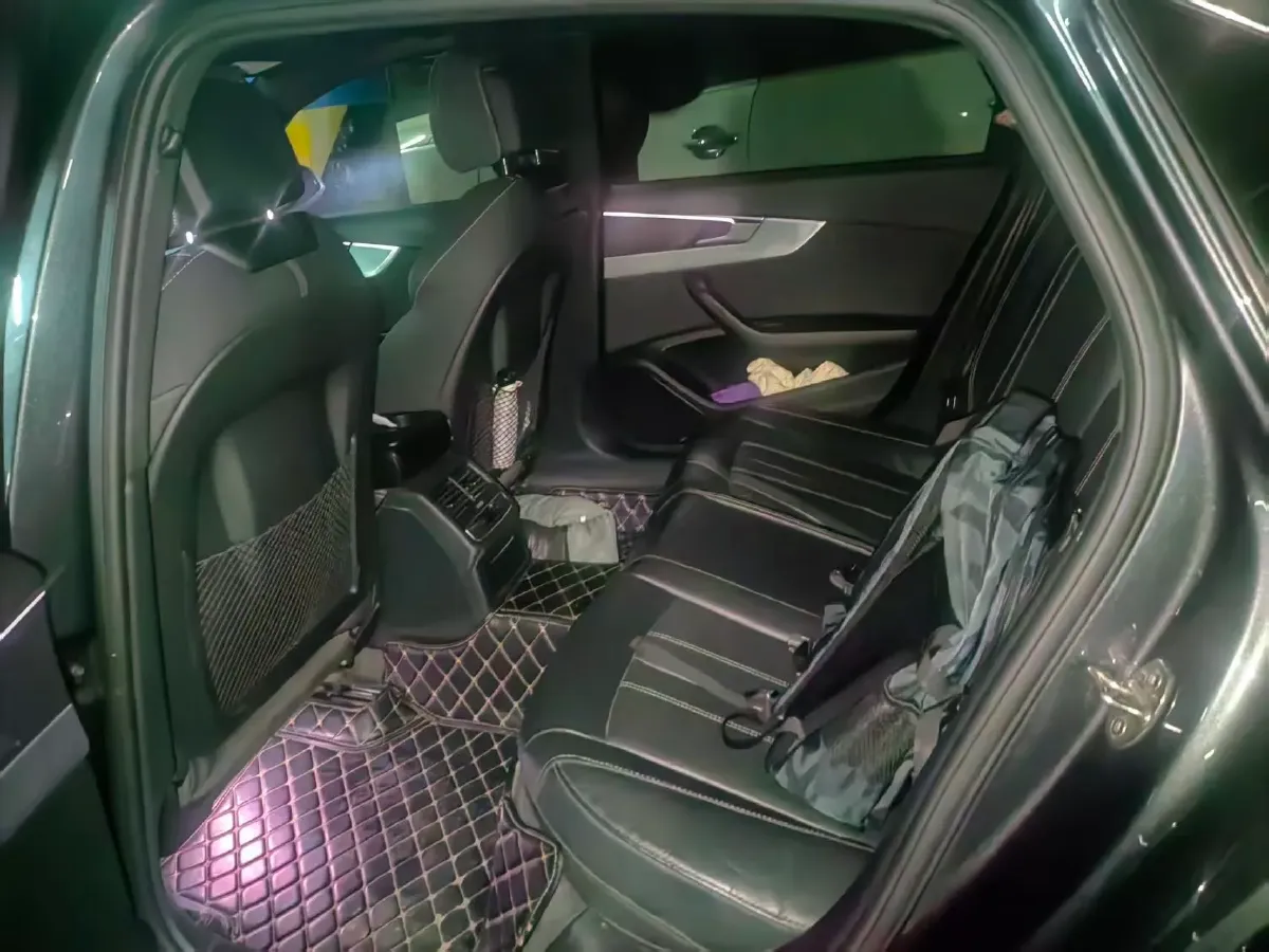 2022 Audi A4L 2.0T 190HP L4 7DCT,autocango,china used car exporter,china ev exporter,chinese used car exporter,chinese used ev exporter