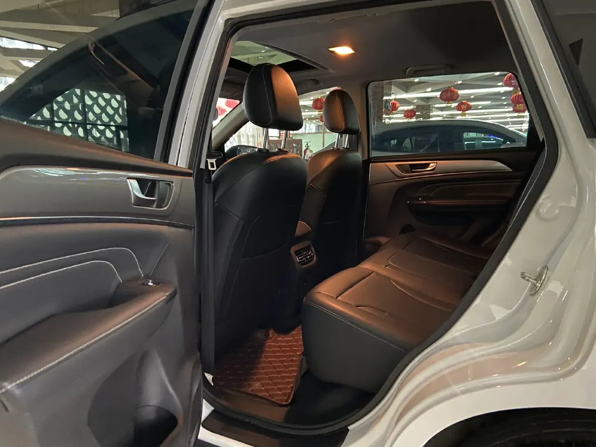 2021 Haval M6 1.5T 150HP L4 7DCT,autocango,china used car exporter,china ev exporter,chinese used car exporter,chinese used ev exporter