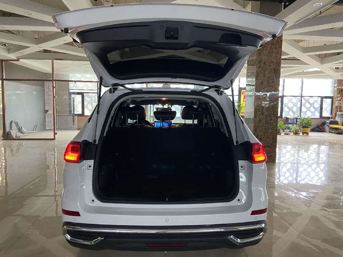2021 Haval M6 1.5T 150HP L4 7DCT,autocango,china used car exporter,china ev exporter,chinese used car exporter,chinese used ev exporter