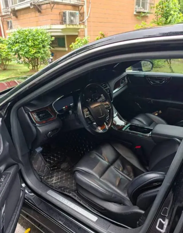 2017 Lincoln Continental 2.0T 261HP L4 6AT,autocango,china used car exporter,china ev exporter,chinese used car exporter,chinese used ev exporter