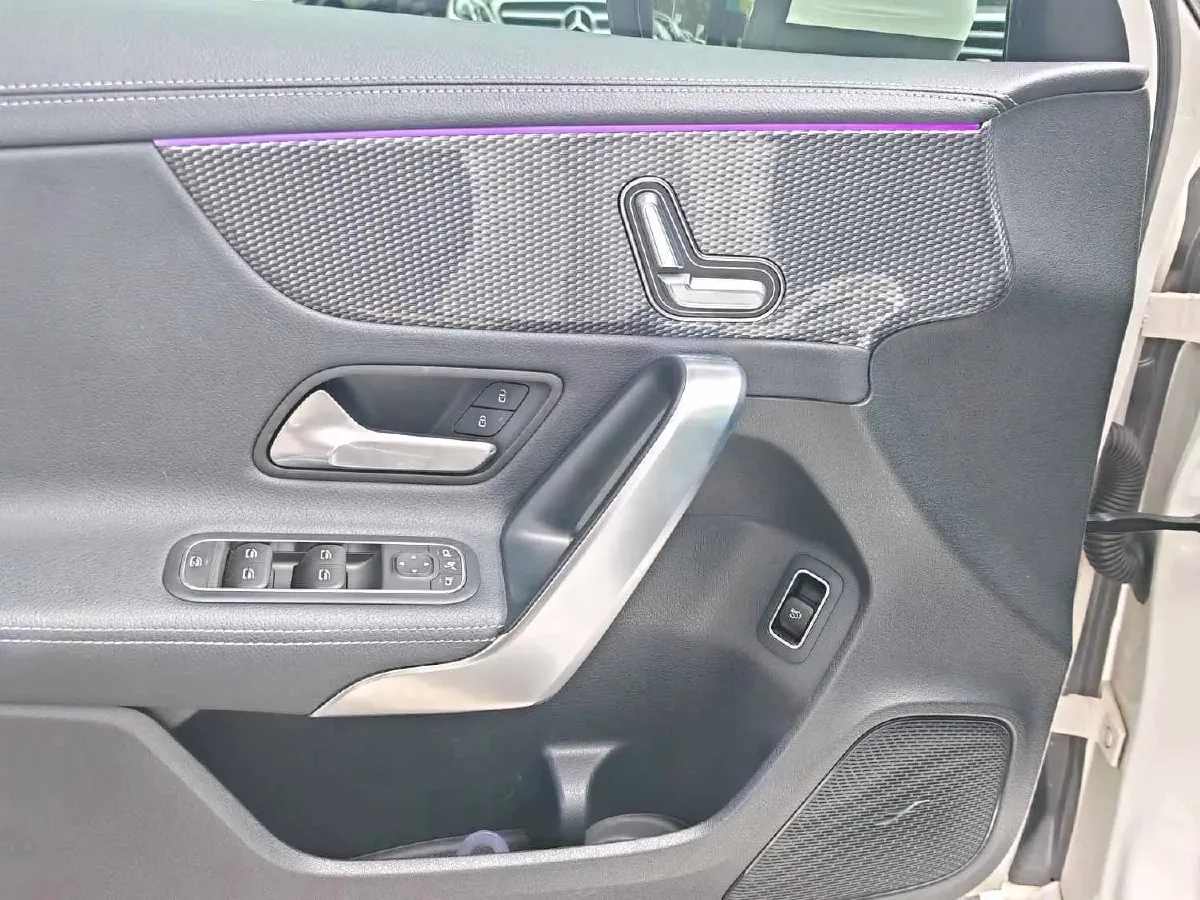 2020 Mercedes-Benz A Class 1.3T 163HP L4 7DCT,autocango,china used car exporter,china ev exporter,chinese used car exporter,chinese used ev exporter