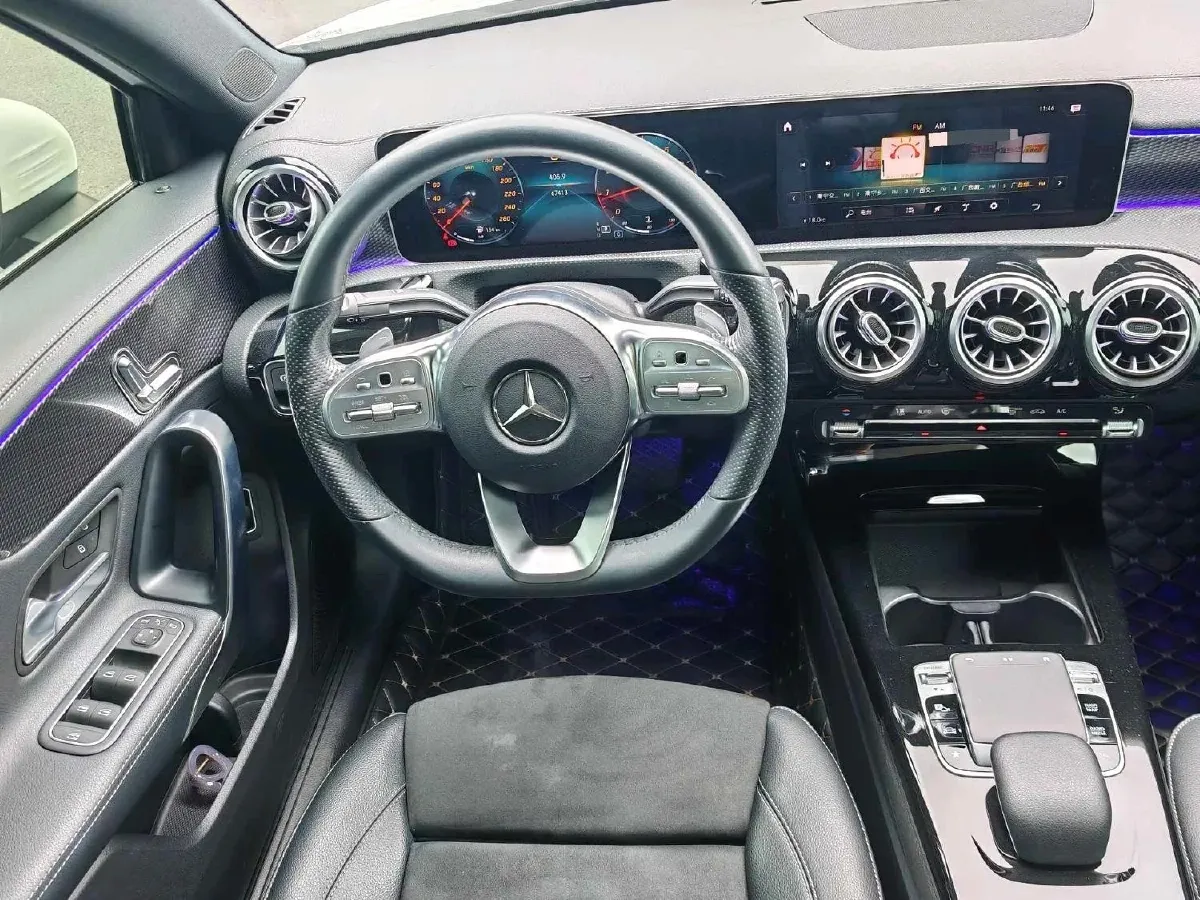 2020 Mercedes-Benz A Class 1.3T 163HP L4 7DCT,autocango,china used car exporter,china ev exporter,chinese used car exporter,chinese used ev exporter