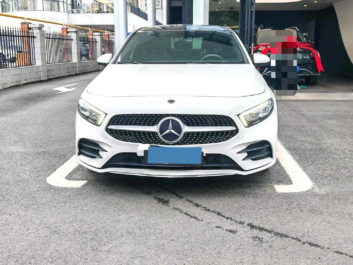 2020 Mercedes-Benz A Class 1.3T 163HP L4 7DCT,autocango,china used car exporter,china ev exporter,chinese used car exporter,chinese used ev exporter
