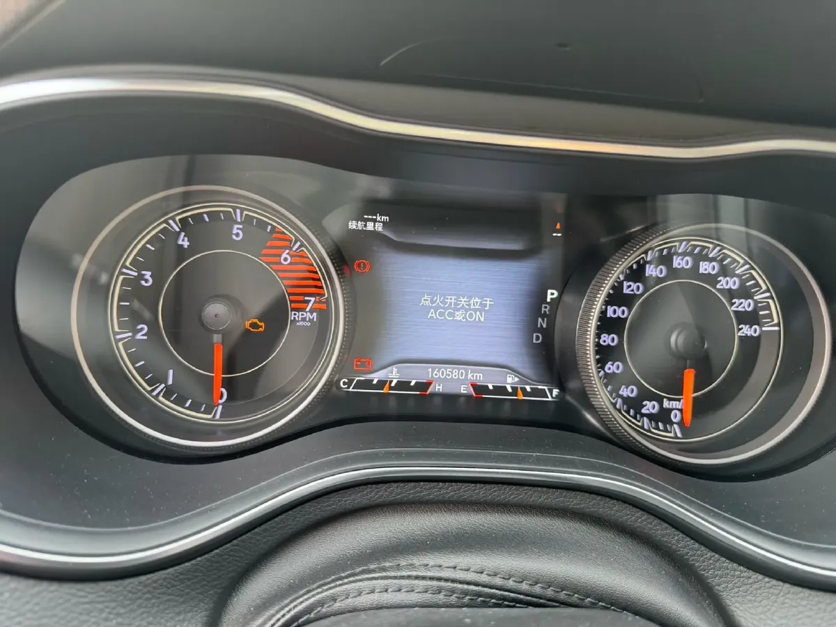 2019 Jeep Cherokee 2.0T 234HP L4 9AT,autocango,china used car exporter,china ev exporter,chinese used car exporter,chinese used ev exporter