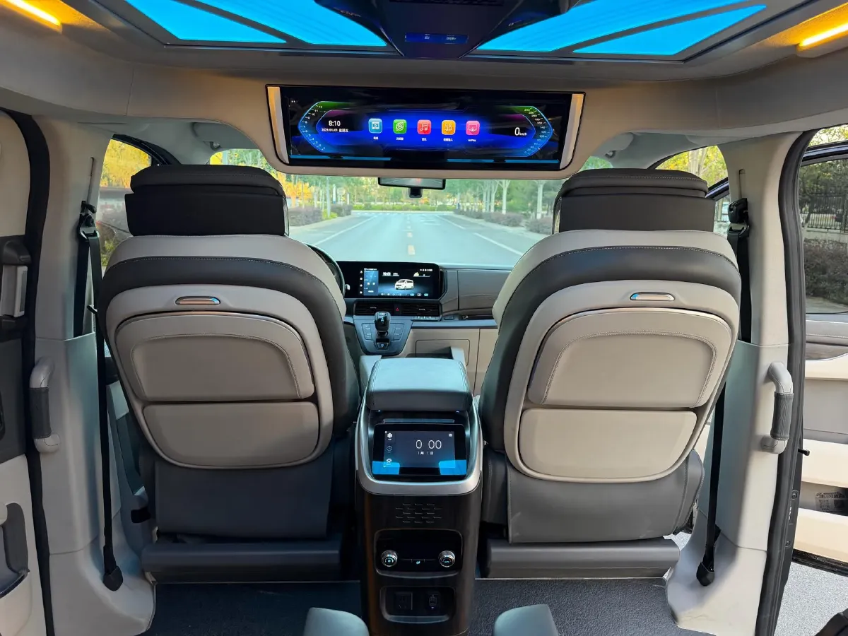 2024 Ford Tourneo 2.0T 220HP L4 9AT,autocango,china used car exporter,china ev exporter,chinese used car exporter,chinese used ev exporter