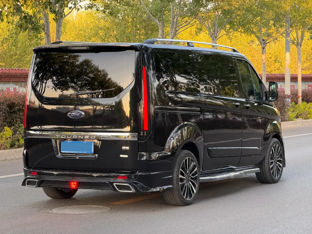 2024 Ford Tourneo 2.0T 220HP L4 9AT,autocango,china used car exporter,china ev exporter,chinese used car exporter,chinese used ev exporter