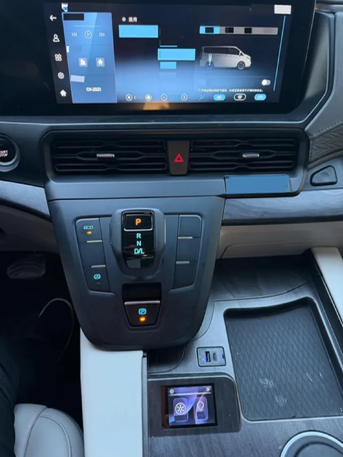 2024 Ford Tourneo 2.0T 220HP L4 9AT,autocango,china used car exporter,china ev exporter,chinese used car exporter,chinese used ev exporter