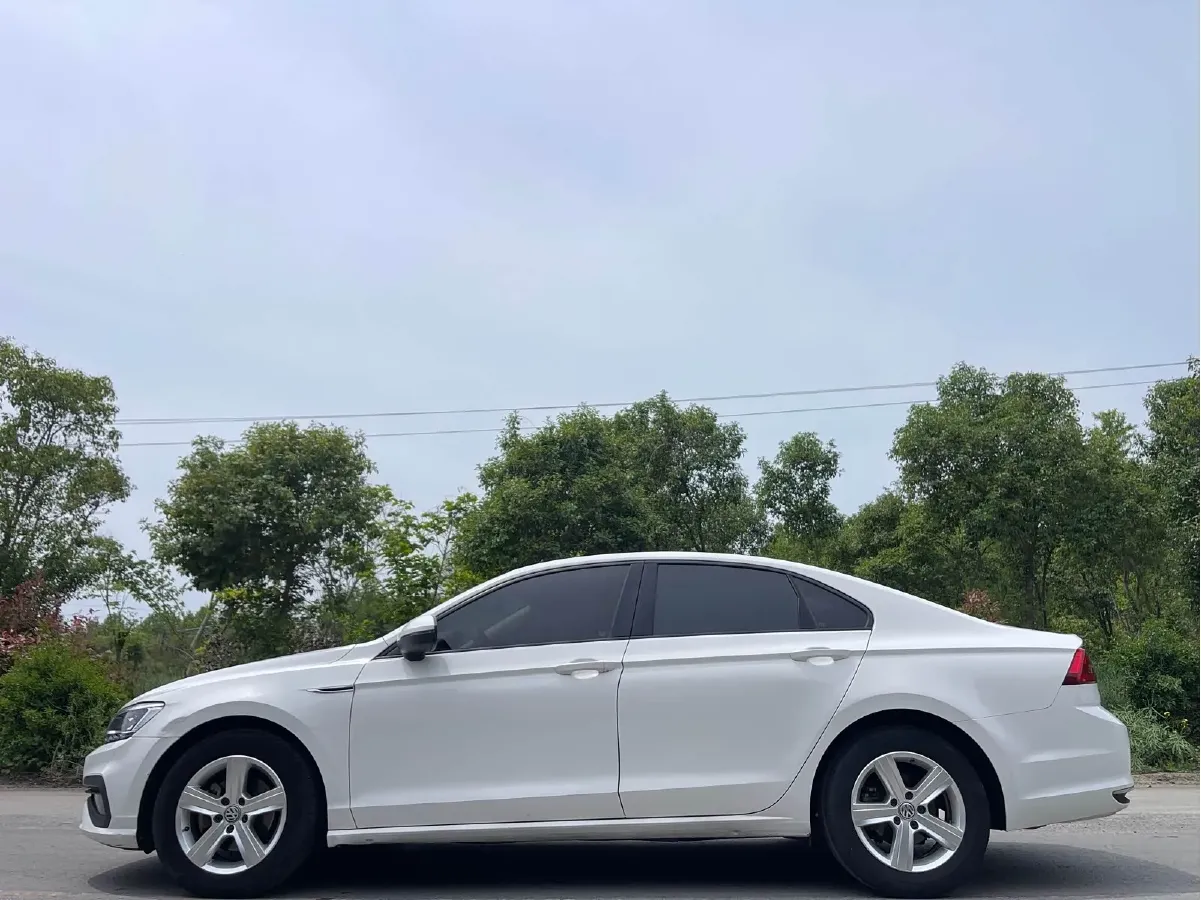 2019 Volkswagen T-Cross 1.4T 150HP L4 7DCT,autocango,china used car exporter,china ev exporter,chinese used car exporter,chinese used ev exporter