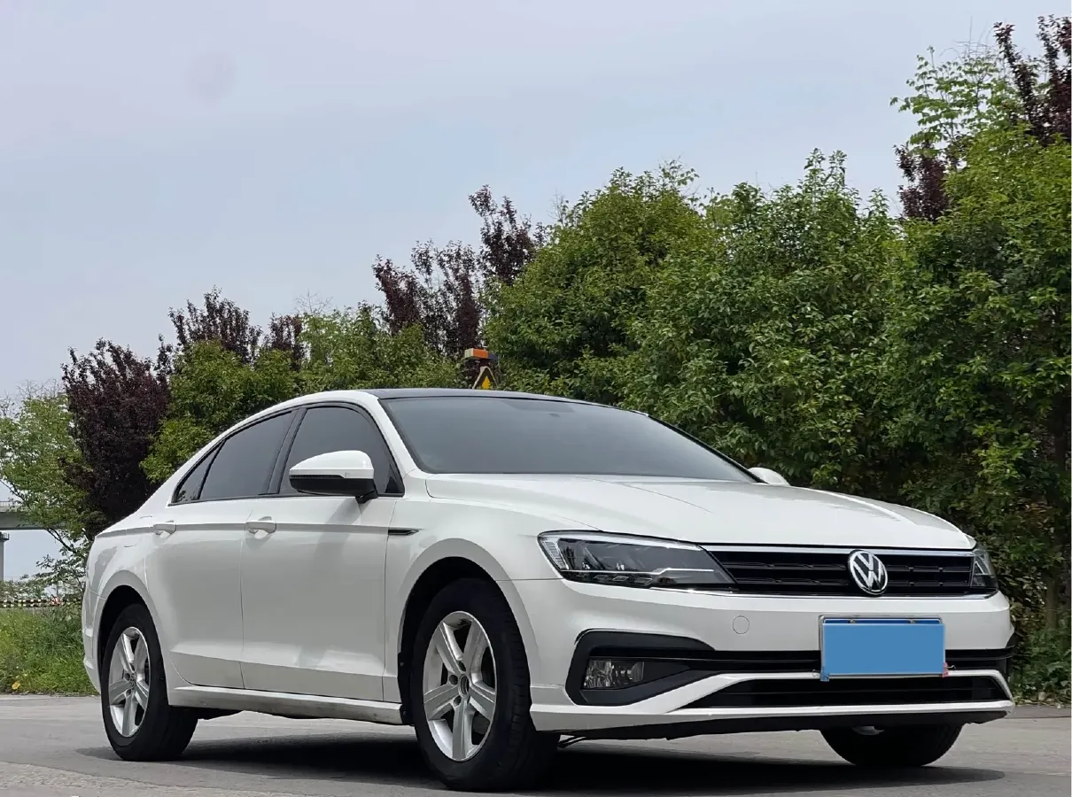 2019 Volkswagen T-Cross 1.4T 150HP L4 7DCT,autocango,china used car exporter,china ev exporter,chinese used car exporter,chinese used ev exporter