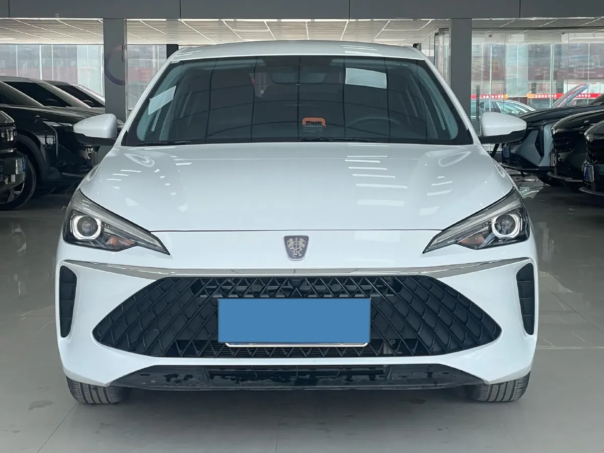 2023 Roewe i5 1.5L 129HP L4 5MT,autocango,china used car exporter,china ev exporter,chinese used car exporter,chinese used ev exporter