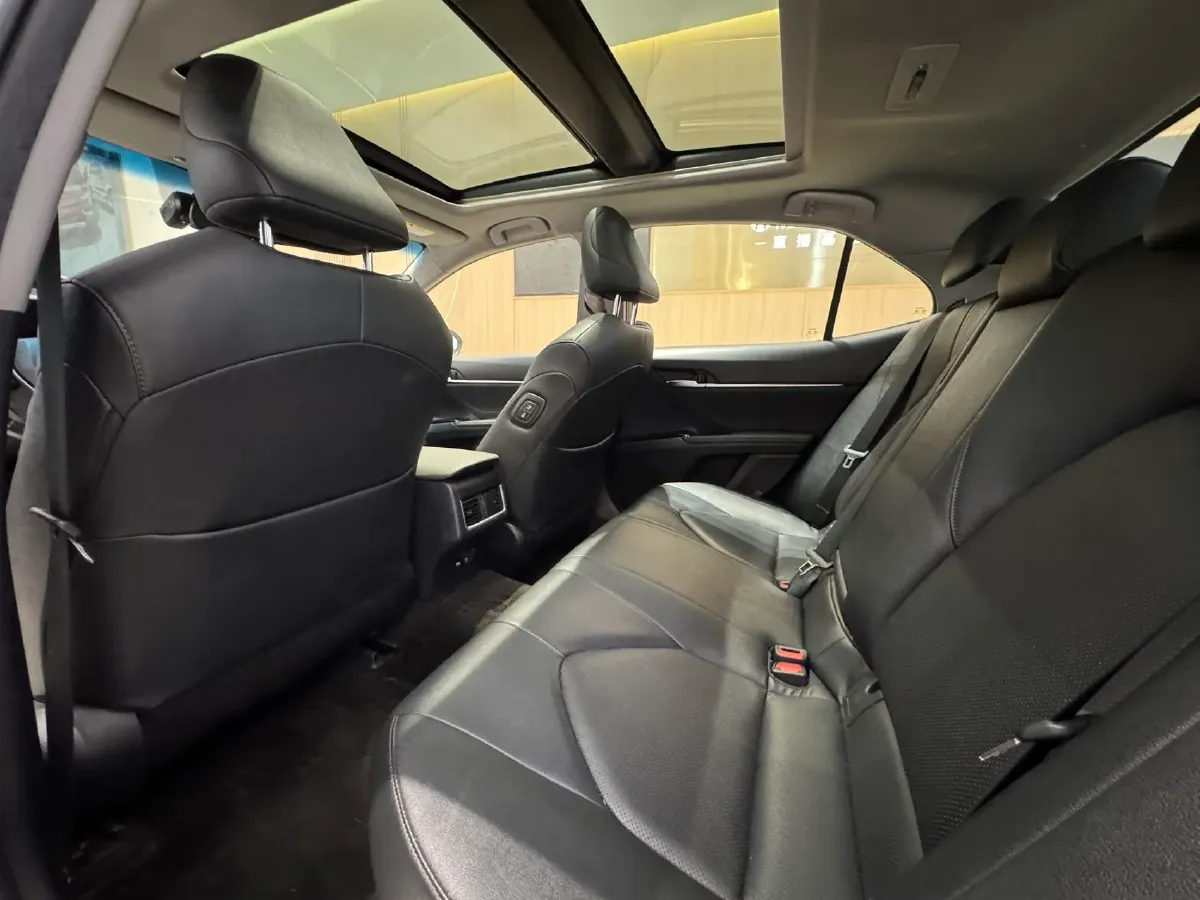 2021 Toyota Camry 2.5L 178HP L4 E-CVT Hybrid,autocango,china used car exporter,china ev exporter,chinese used car exporter,chinese used ev exporter