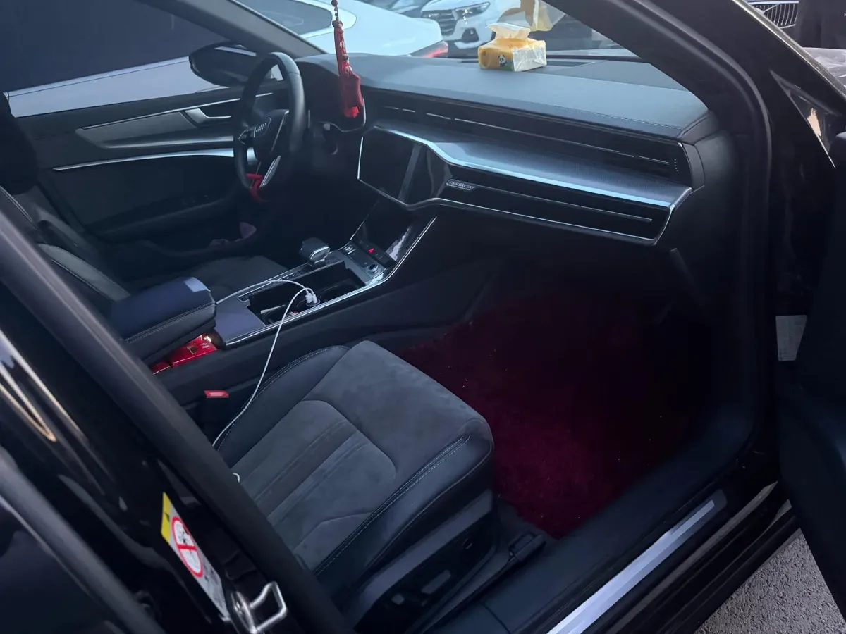 2020 Audi A6L 2.0T 190HP L4 7DCT,autocango,china used car exporter,china ev exporter,chinese used car exporter,chinese used ev exporter