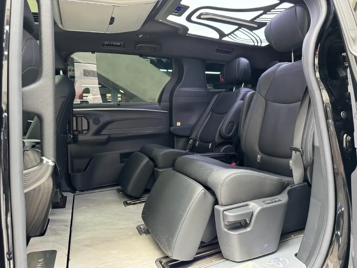 2023 Toyota Sienna 2.5L 189HP L4 E-CVT Hybrid,autocango,china used car exporter,china ev exporter,chinese used car exporter,chinese used ev exporter