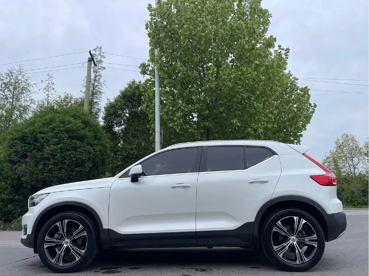 2021 Volvo XC40 2.0T 190HP L4 8AT,autocango,china used car exporter,china ev exporter,chinese used car exporter,chinese used ev exporter