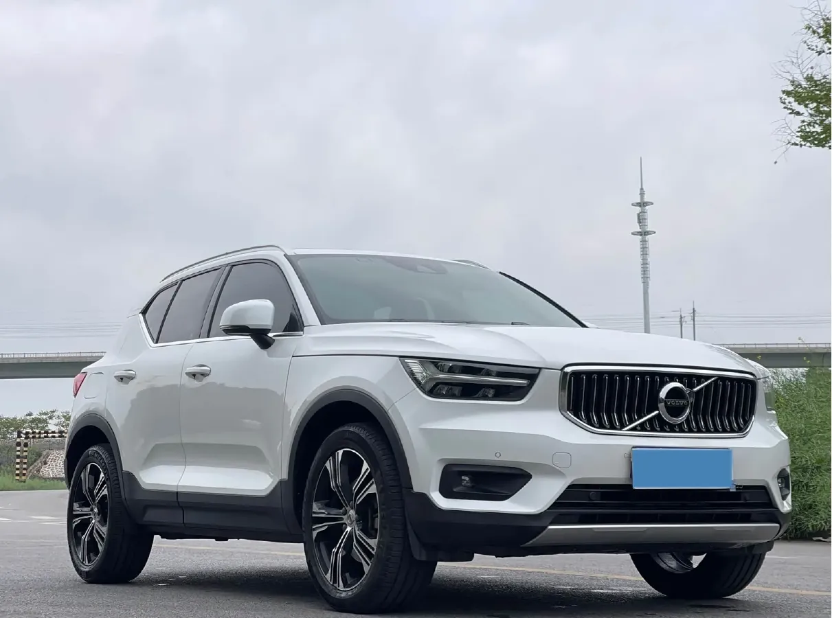 2021 Volvo XC40 2.0T 190HP L4 8AT,autocango,china used car exporter,china ev exporter,chinese used car exporter,chinese used ev exporter