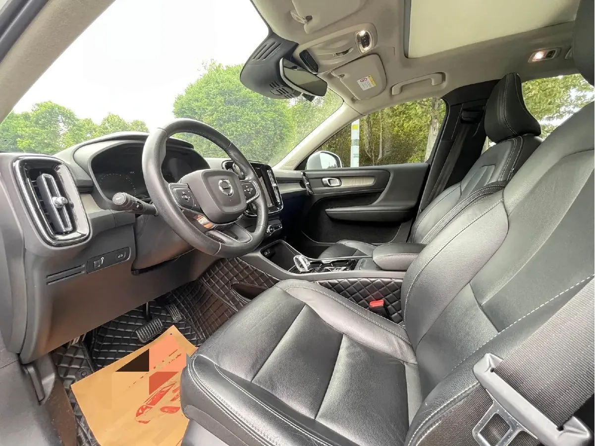 2021 Volvo XC40 2.0T 190HP L4 8AT,autocango,china used car exporter,china ev exporter,chinese used car exporter,chinese used ev exporter