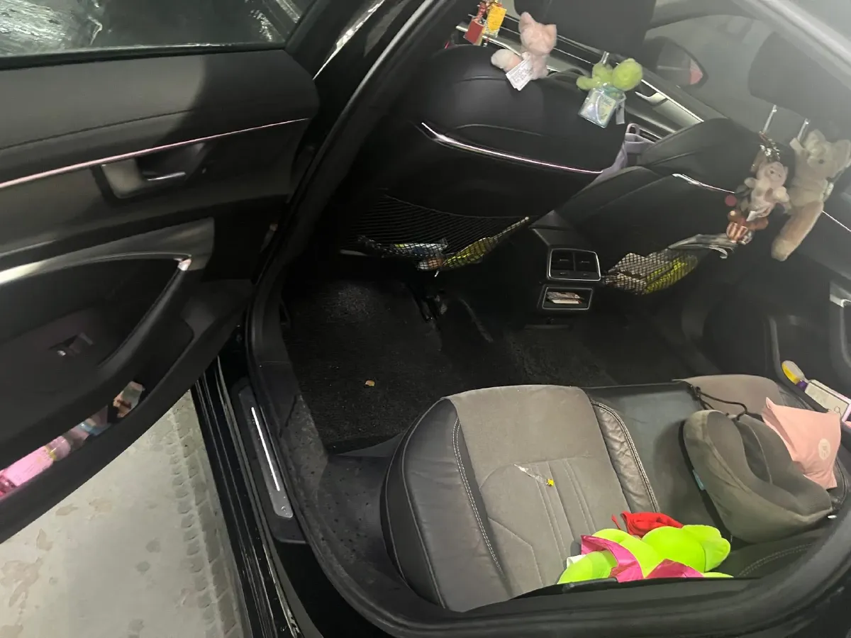 2021 Audi A6L 2.0T 190HP L4 7DCT,autocango,china used car exporter,china ev exporter,chinese used car exporter,chinese used ev exporter