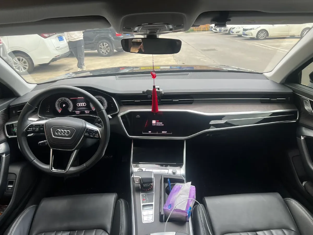 2023 Audi A6L 2.0T 245HP L4 7DCT,autocango,china used car exporter,china ev exporter,chinese used car exporter,chinese used ev exporter