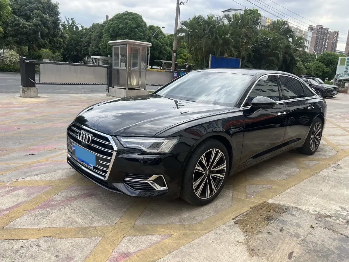 2023 Audi A6L 2.0T 245HP L4 7DCT,autocango,china used car exporter,china ev exporter,chinese used car exporter,chinese used ev exporter