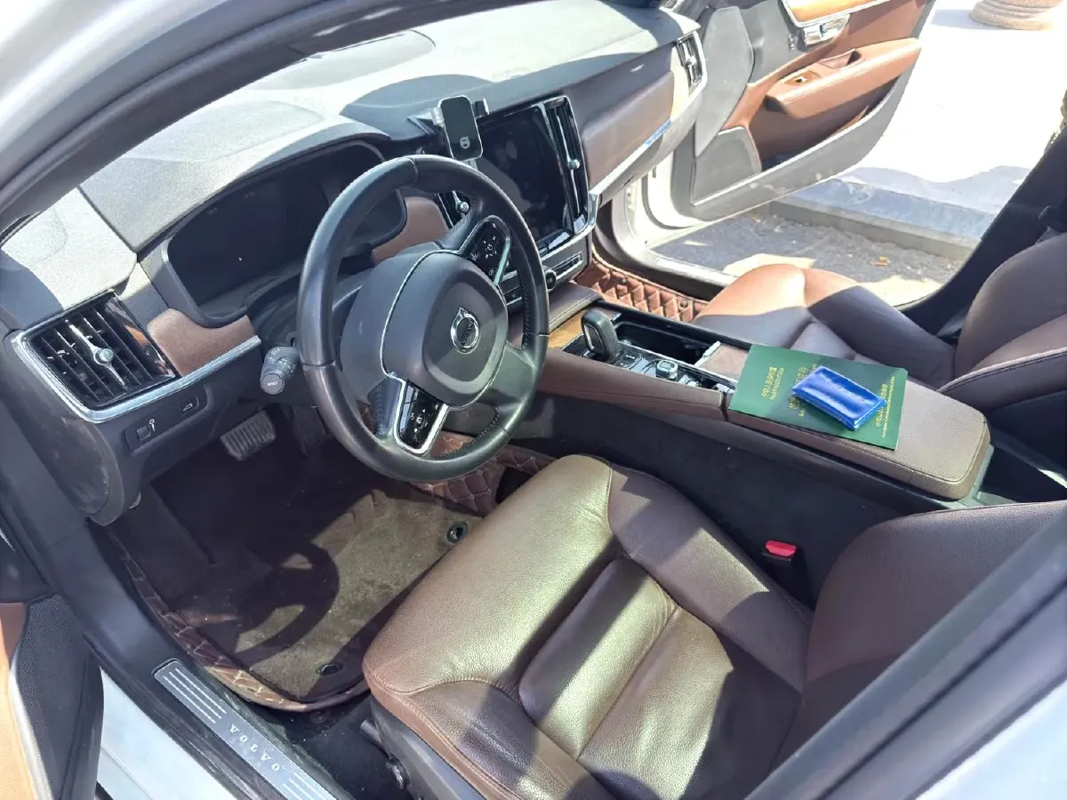 2021 Volvo S90 2.0T 250HP L4 8AT,autocango,china used car exporter,china ev exporter,chinese used car exporter,chinese used ev exporter