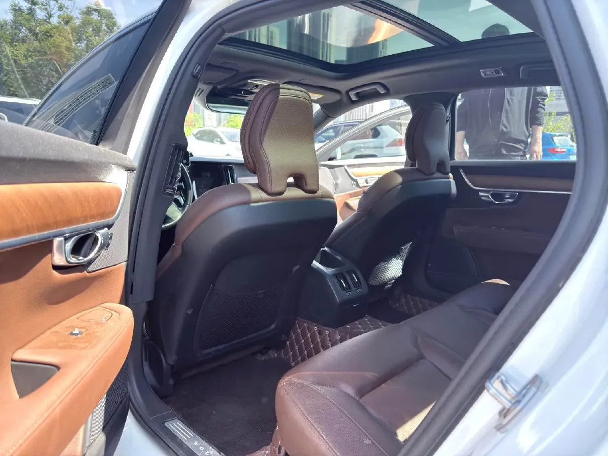 2021 Volvo S90 2.0T 250HP L4 8AT,autocango,china used car exporter,china ev exporter,chinese used car exporter,chinese used ev exporter