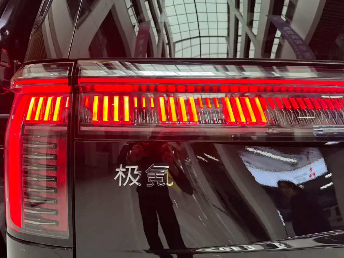 2024 Zeekr 009 BEV 108KWH,autocango,china used car exporter,china ev exporter,chinese used car exporter,chinese used ev exporter