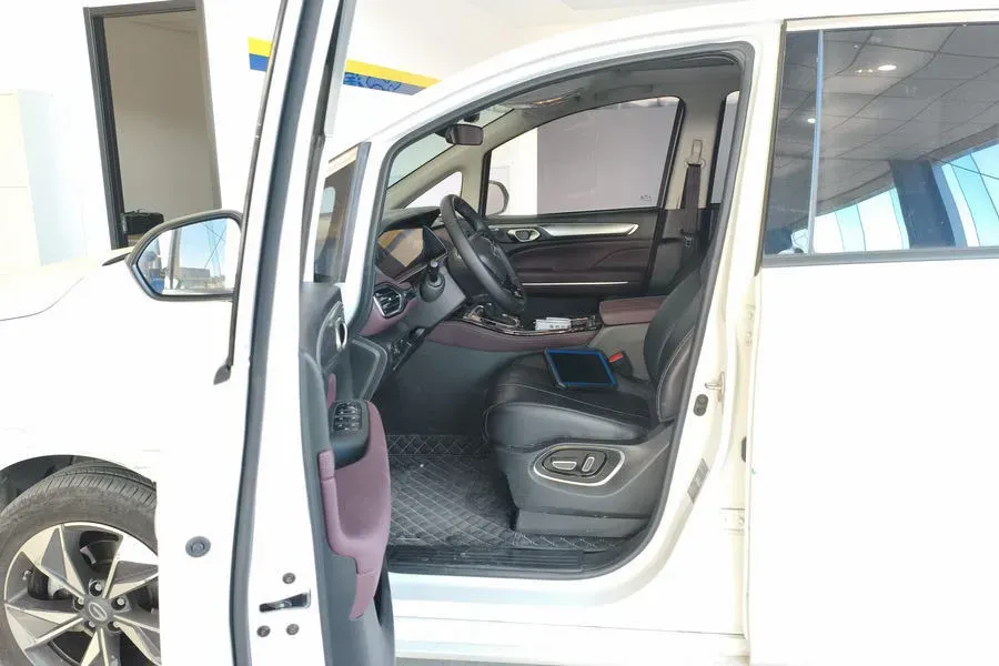 2023 GAC Trumpchi M6 1.5T 177HP L4 7DCT,autocango,china used car exporter,china ev exporter,chinese used car exporter,chinese used ev exporter