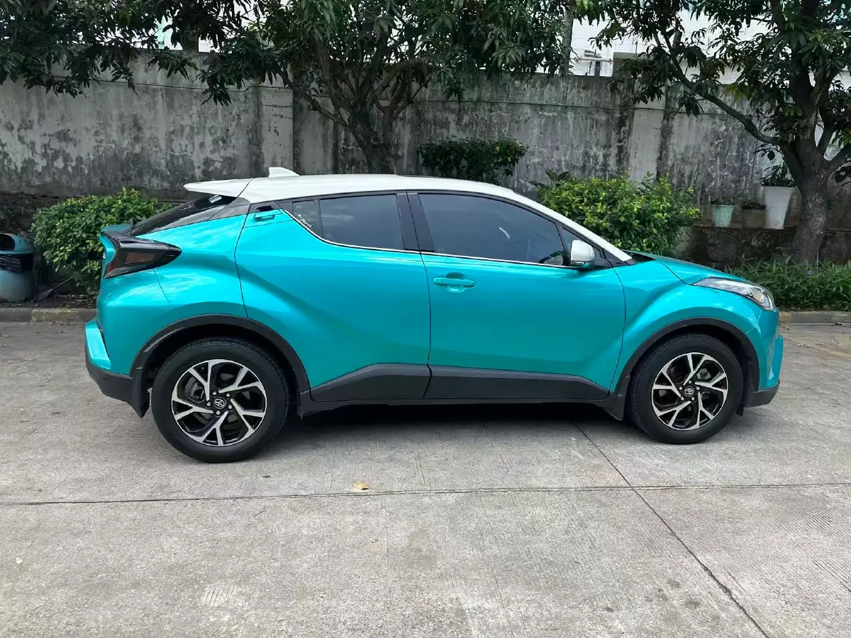 2021 Toyota C-HR 2.0L 171HP L4 CVT,autocango,china used car exporter,china ev exporter,chinese used car exporter,chinese used ev exporter