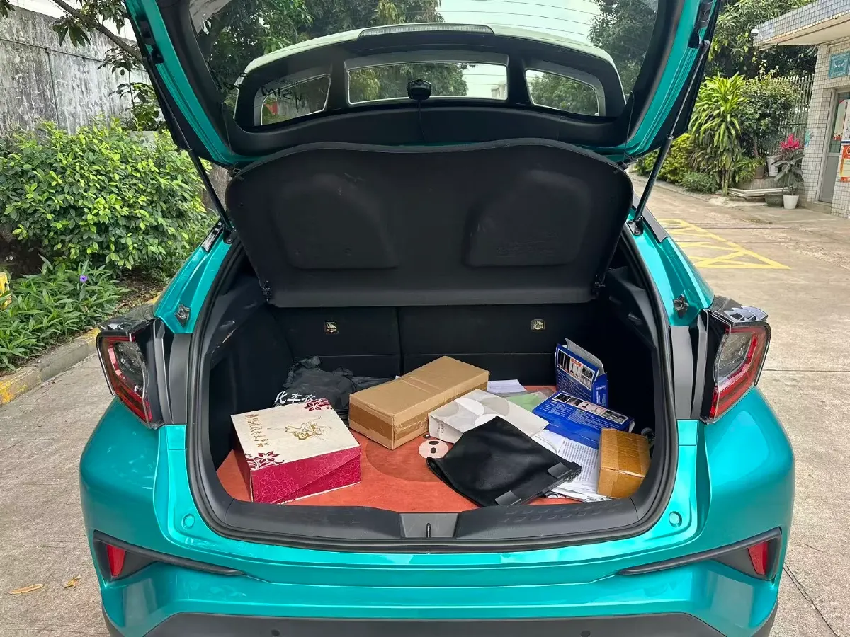 2021 Toyota C-HR 2.0L 171HP L4 CVT,autocango,china used car exporter,china ev exporter,chinese used car exporter,chinese used ev exporter