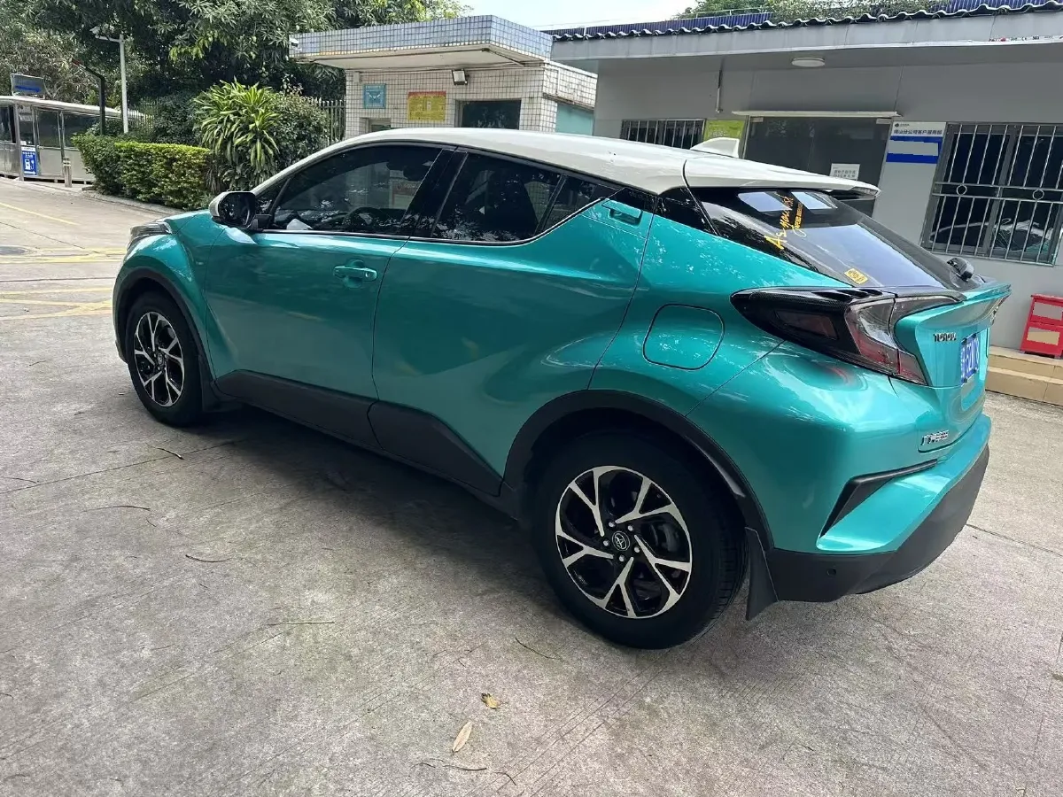 2021 Toyota C-HR 2.0L 171HP L4 CVT,autocango,china used car exporter,china ev exporter,chinese used car exporter,chinese used ev exporter