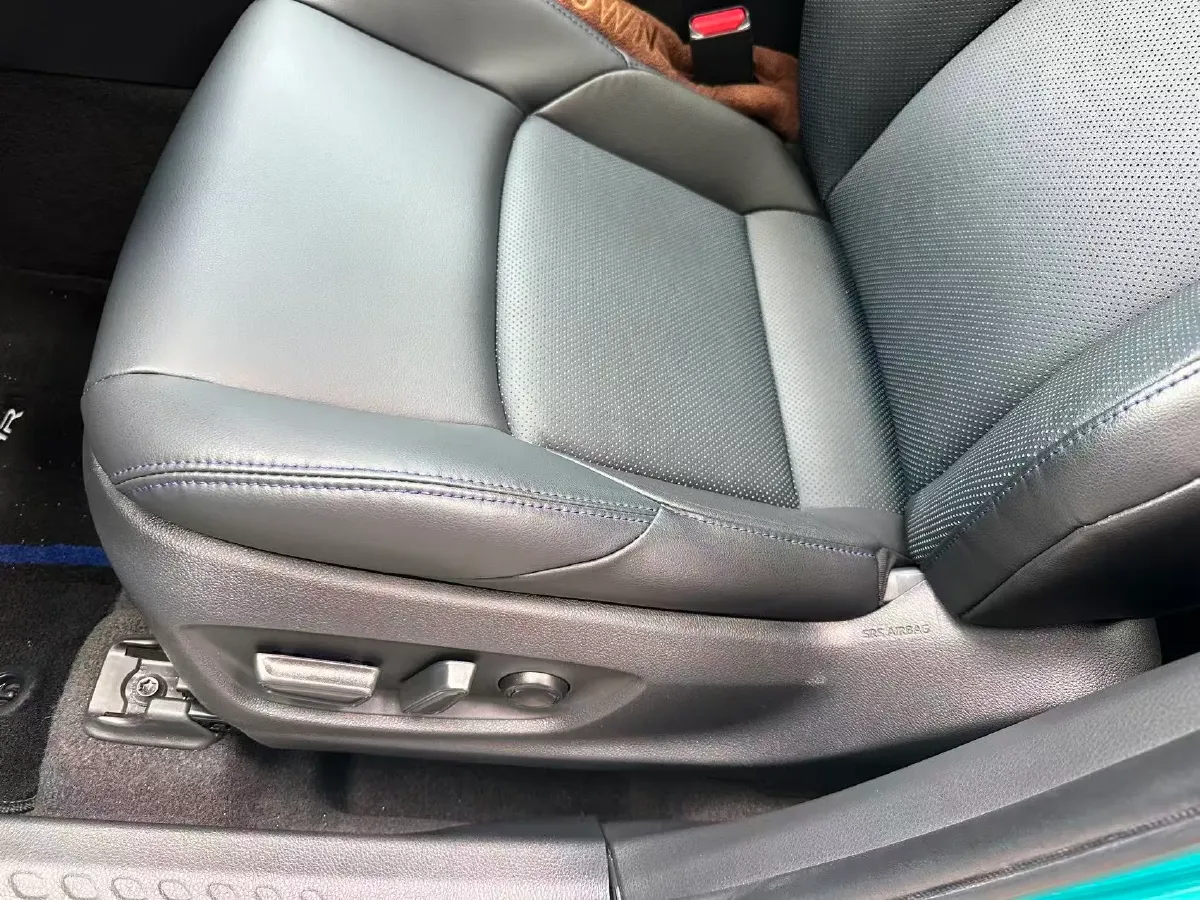 2021 Toyota C-HR 2.0L 171HP L4 CVT,autocango,china used car exporter,china ev exporter,chinese used car exporter,chinese used ev exporter