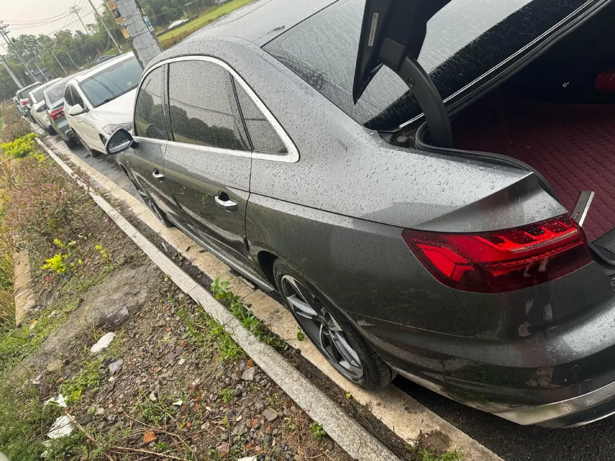 2022 Audi A4L 2.0T 190HP L4 7DCT,autocango,china used car exporter,china ev exporter,chinese used car exporter,chinese used ev exporter