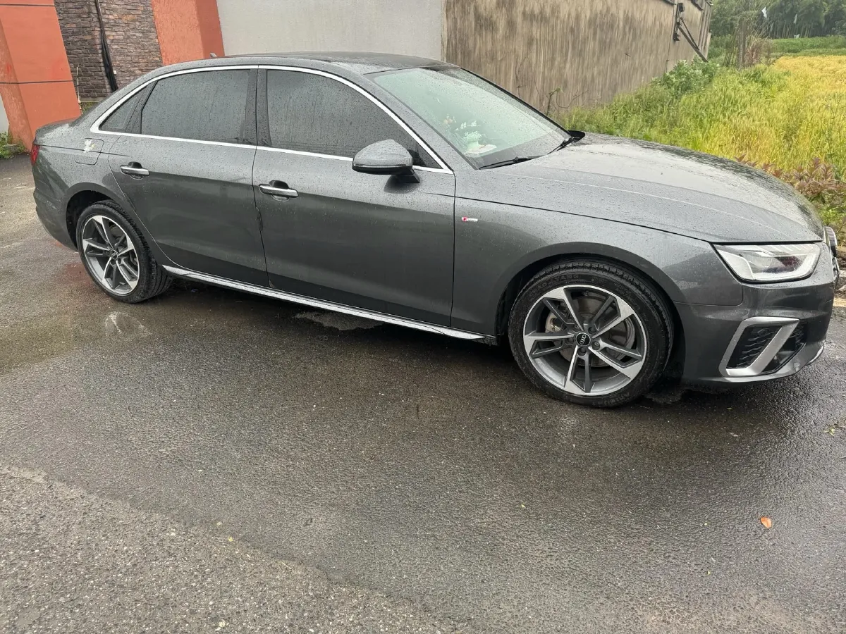 2022 Audi A4L 2.0T 190HP L4 7DCT,autocango,china used car exporter,china ev exporter,chinese used car exporter,chinese used ev exporter