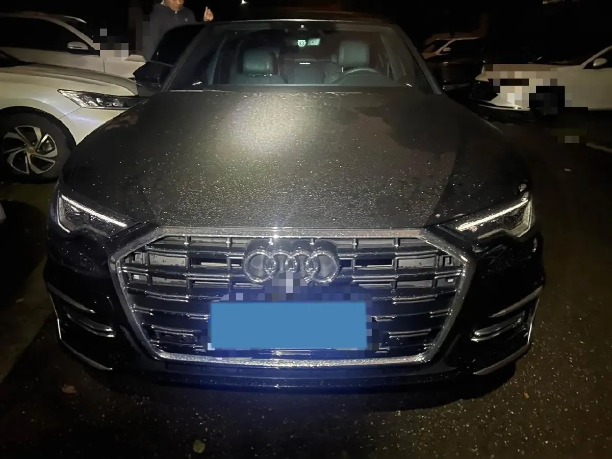 2025 Audi A6L 2.0T 190HP L4 7DCT,autocango,china used car exporter,china ev exporter,chinese used car exporter,chinese used ev exporter