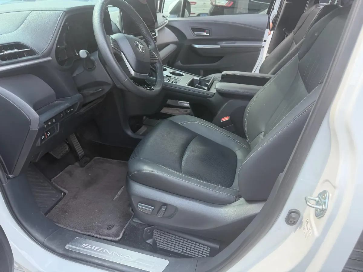 2024 Toyota Sienna 2.5L 189HP L4 E-CVT Hybrid,autocango,china used car exporter,china ev exporter,chinese used car exporter,chinese used ev exporter