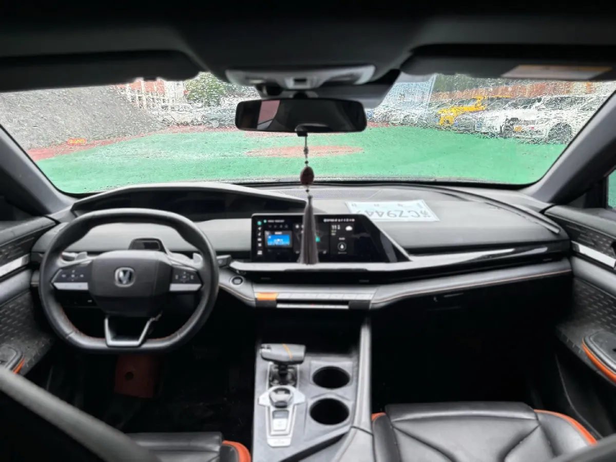 2023 ChangAn UNI-V 1.5T 188HP L4 7DCT,autocango,china used car exporter,china ev exporter,chinese used car exporter,chinese used ev exporter