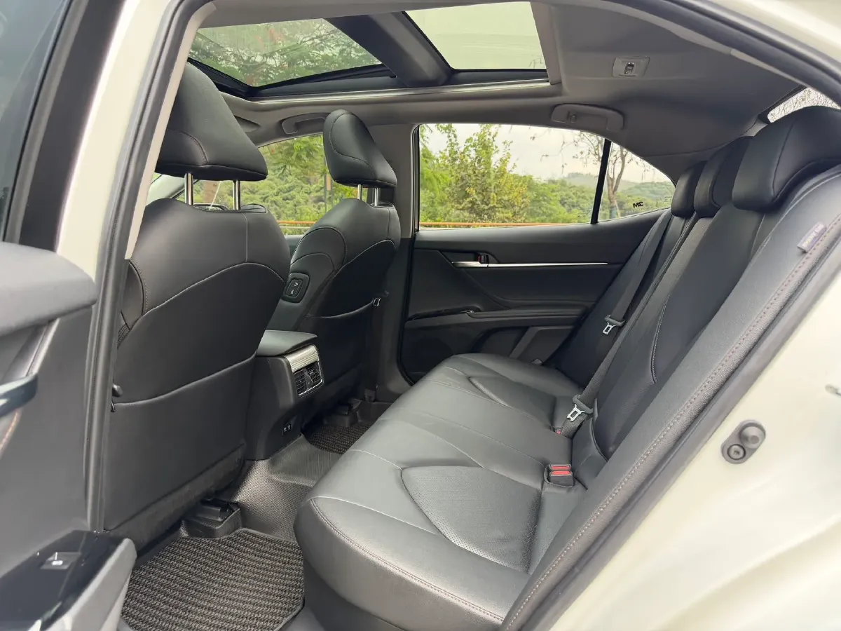 2019 Toyota Camry 2.5L 178HP L4 E-CVT Hybrid,autocango,china used car exporter,china ev exporter,chinese used car exporter,chinese used ev exporter