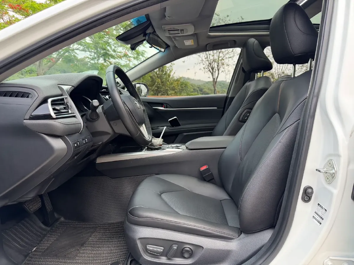 2019 Toyota Camry 2.5L 178HP L4 E-CVT Hybrid,autocango,china used car exporter,china ev exporter,chinese used car exporter,chinese used ev exporter