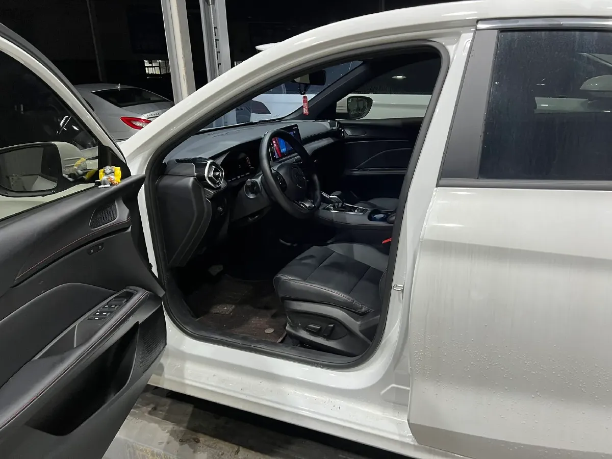 2025 MG 5 1.5T 181HP L4 7DCT,autocango,china used car exporter,china ev exporter,chinese used car exporter,chinese used ev exporter