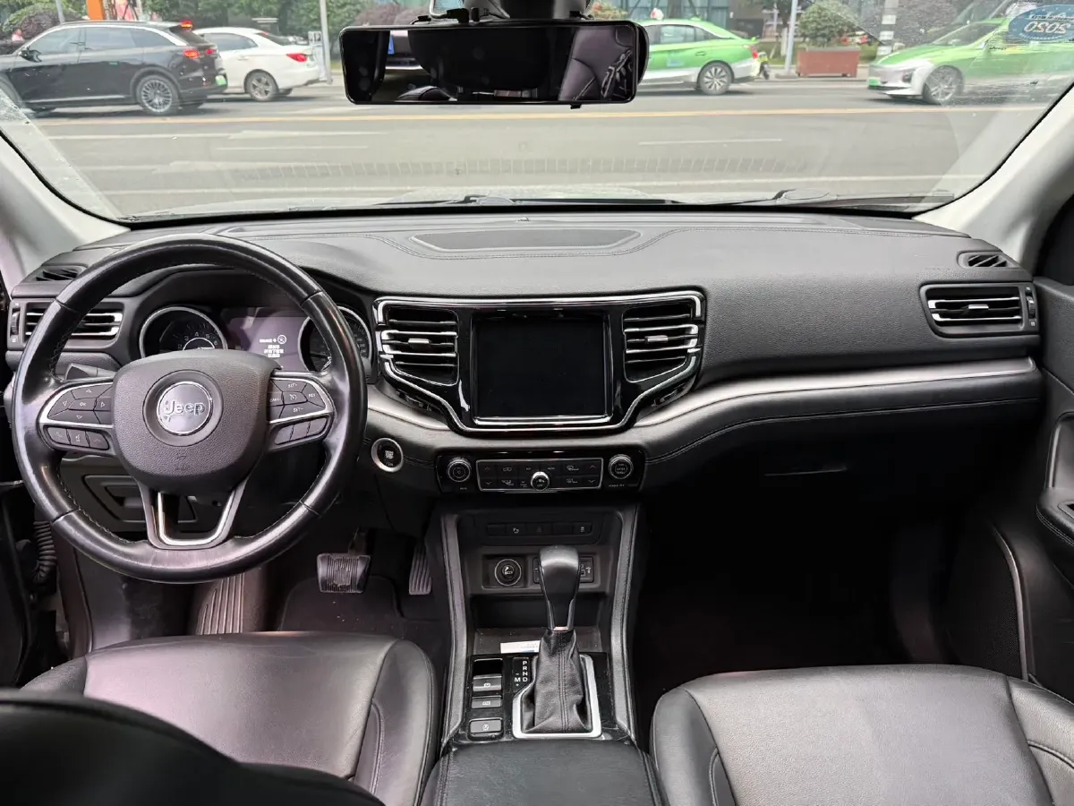 2018 Jeep Grand Commander 2.0T 234HP L4 9AT,autocango,china used car exporter,china ev exporter,chinese used car exporter,chinese used ev exporter