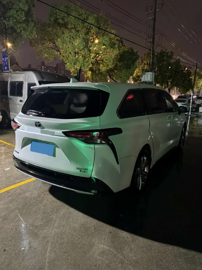 2024 Toyota Sienna 2.5L 189HP L4 E-CVT Hybrid,autocango,china used car exporter,china ev exporter,chinese used car exporter,chinese used ev exporter