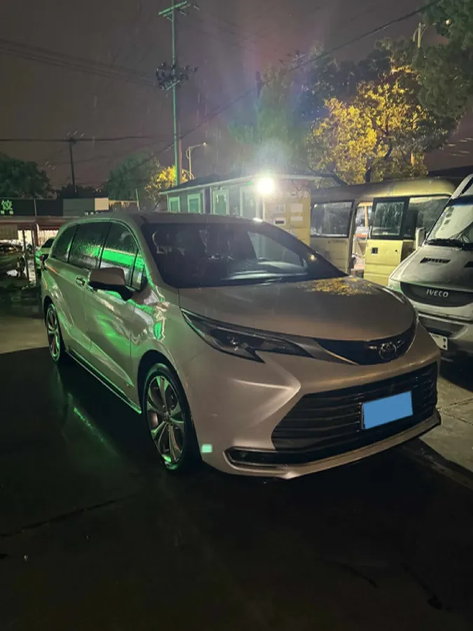 2024 Toyota Sienna 2.5L 189HP L4 E-CVT Hybrid,autocango,china used car exporter,china ev exporter,chinese used car exporter,chinese used ev exporter