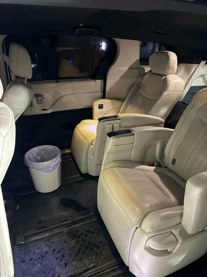 2024 Toyota Sienna 2.5L 189HP L4 E-CVT Hybrid,autocango,china used car exporter,china ev exporter,chinese used car exporter,chinese used ev exporter