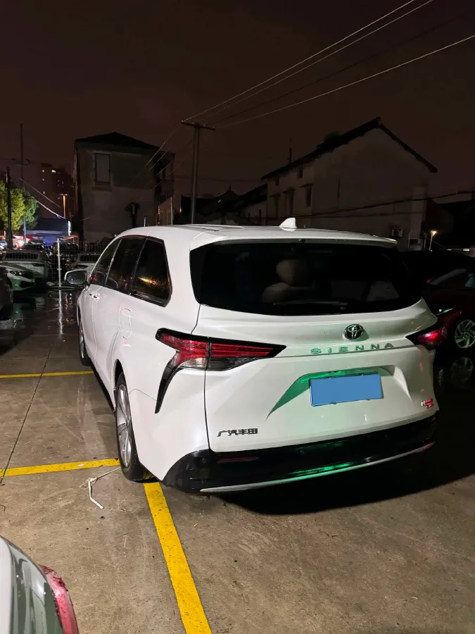 2024 Toyota Sienna 2.5L 189HP L4 E-CVT Hybrid,autocango,china used car exporter,china ev exporter,chinese used car exporter,chinese used ev exporter